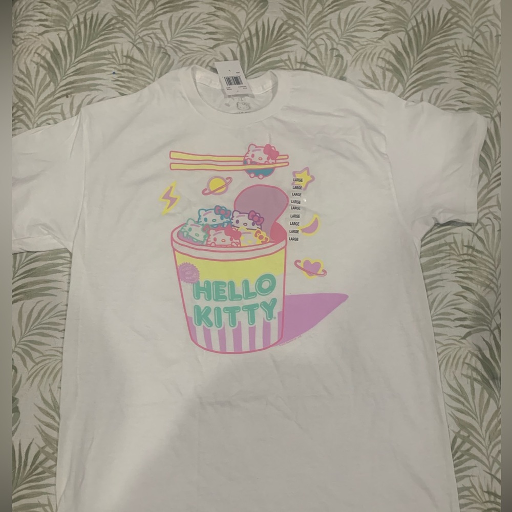 Large hello kitty T-shirt
